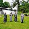 Abschied mit Lob und Dank für die Nonnen (von links): Michael Stöffelmaier (Vorsitzender Caritasverband), Schwester Janci, Priorin ...