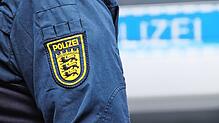 Sowohl die baden-württembergische Polizei, hier ein Symbolbild, als auch Beamte der bayerischen Polizei waren am Donnerstagabend im ...