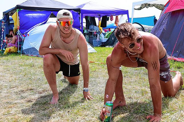 Bild 12: Bier-Yoga und Pfandflaschen-Party beim Southside 2025: Das sind die besten Bilder vom Samstagvormittag