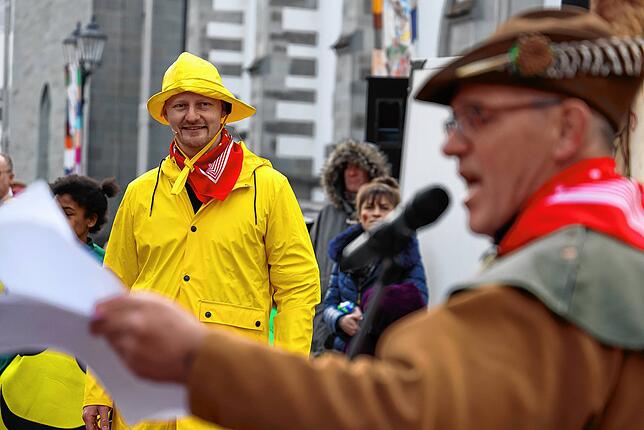Bild 6: Ein bisschen Fasnacht geht doch: Szenen vom Marktplatz in Radolfzell