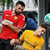 Kopfballduell: Der Rheinfelder Asip Smailji (links) springt höher als der Wyhler Manuel Schätzle. Dennoch verlor der FSV Rheinfelden die ...