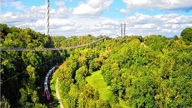 So soll die Hängebrücke aussehen, wenn sie fertig ist. Das Bild stammt von einer Präsentation.