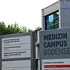 Das Klinikum Friedrichshafen: Zum kommenden Jahr will die Stadt Friedrichshafen die Trägerschaft für den Klinikverbund abgeben.
