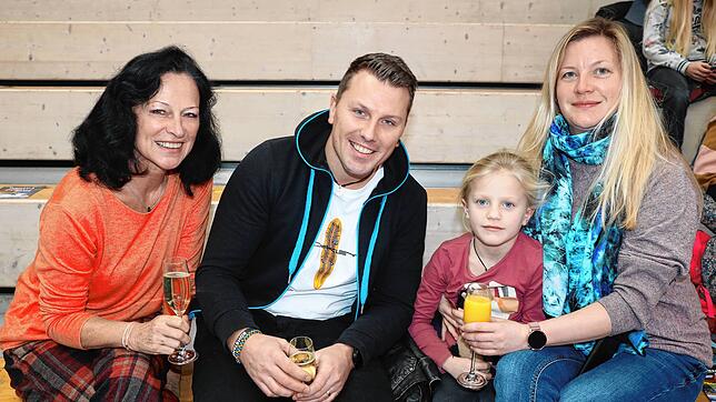 Bild 29: Endlich wieder Turngala! Fotos der Zuschauer beim großen Event in der Schänzlehalle