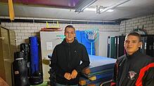 Devin Matern und Jan Winder in der Untersee Sporthalle nach dem Training ihrer Boxkollegen vom Boxclub Radolfzell. Wegen Erkältungen ...
