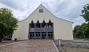 Die Singener können die Eröffnung der neuen Scheffelhalle kaum erwarten. Nach nur wenigen Minuten waren die Karten für die Veranstaltung ...