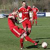 Treffsicher: Torsten Pietzke (links) erzielte beim 1:1 seiner Spvgg. Wutöschingen im Kellerduell beim FC 08 Bad Säckingen den wichtigen ...