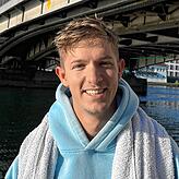„Du stehst jeden morgen auf und hast eigentlich keinen Bock“, sagt Lukas Wehrle (26). Das tägliche Baden im Winter kostet ...