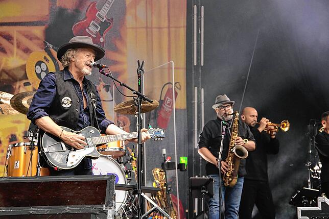 Bild 6: BAP beim Stimmenfestival 2025: Kölner Kultrocker heizen dem Publikum ein - das sind die Bilder