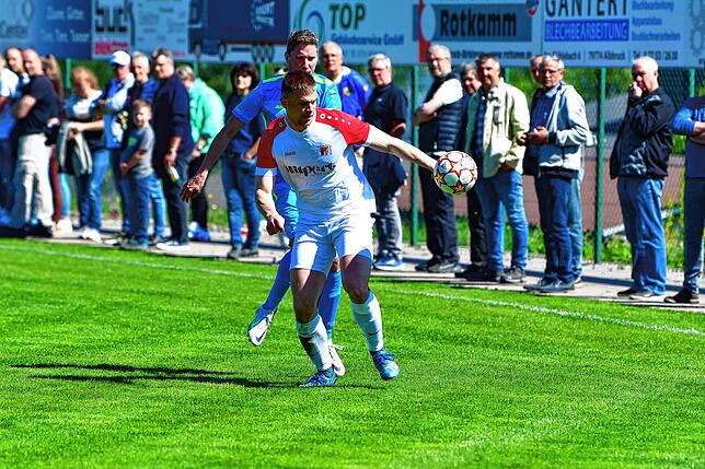 Bild 22: SV Buch spielt 1:1 im Oster-Derby gegen den FC RW Weilheim &ndash; und wir haben Bilder!