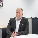 Achim Dietrich, 50, Betriebsratsvorsitzender von ZF, sieht im Zwang zur ständigen Erreichbarkeit eine Gefahr.
