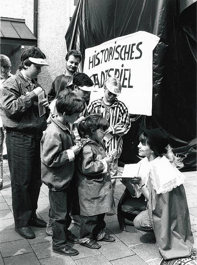 Beim historischen Stadtspiel wurde Geschichte mit Hilfe einer Zeitmaschine erlebbar gemacht.