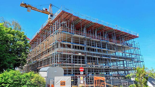 Der Rohbau für das Pflegeheim auf der Mettnau: Die Kosten sind schon jetzt von berechneten 19,2 Millionen auf 22,3 Millionen gestiegen.