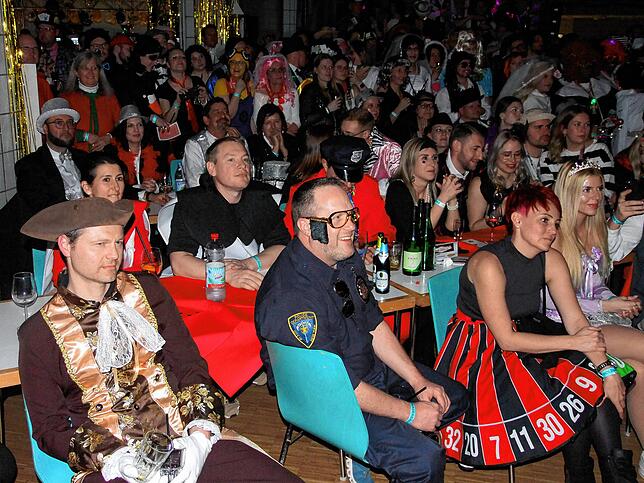 Bild 34: Viva Las Vegas &ndash; Bilder vom Holzhauerball im Milchwerk (1)