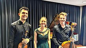 Mit Trio-Werken aus der Klassik und der Romantik begeisterten der Geiger Ryan Meehan, die Pianistin Gabriela Fahnenstiel und der Cellist ...