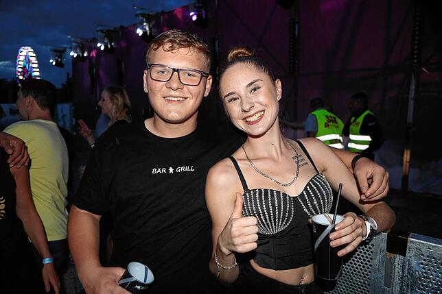 Bild 18: Elektro-Fans versammeln sich am See: Klein Venedig wird am Samstagabend zur Freiluftparty