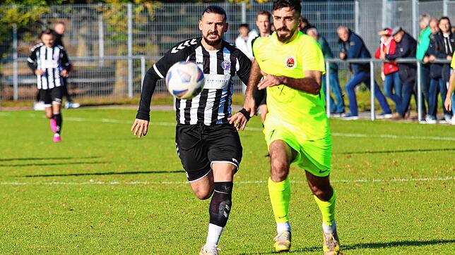 Bild : Im Spitzenspiel zwischen dem TSV Singen und dem SC Konstanz-Wollmatingen entscheidet am Ende die Cleverness