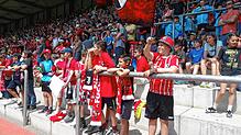 Jubeln können die jungen Spieler des FC Öhningen-Gaienhofen, die live beim Saisonendspiel des SC Freiburg II gegen SV Meppen dabei sind. ...