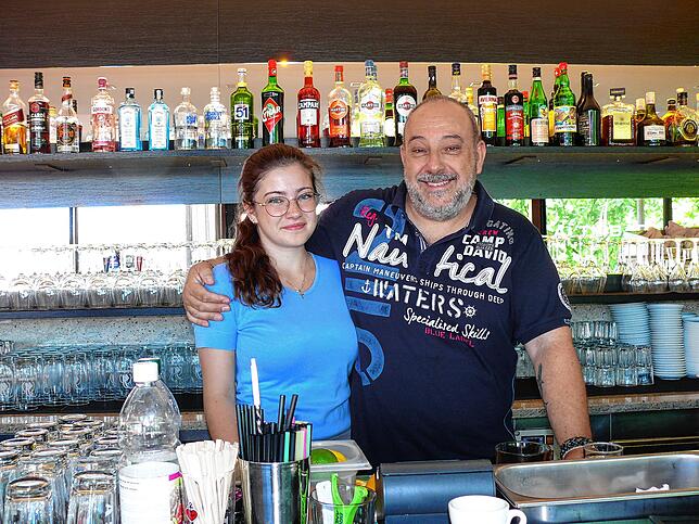 Fabrizio Ribezzi und seine Tochter Maxine Mayer im Restaurant Alti Badi.