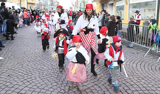 Bild 2: Schmutziger Donnerstag Donaueschingen: Kinderumzug zieht alle Blicke an – Die besten Bilder!