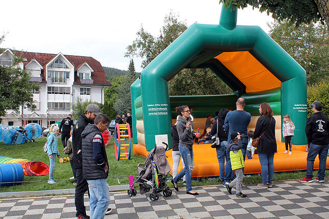 Bild 46: Beim Blumberger Straßenfest war die Stimmung trotz des Regenwetters gut