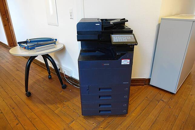Etagen-Drucker auf den Gängen erleichtern das Arbeiten und helfen, Platz zu sparen.