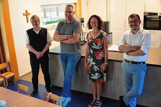 Sie zeigen sich fasziniert von der Zusammenarbeit von Tagespflege und Kinderkrippe: Pädagoge Clemens Luft vom Marianum Hegne, ...
