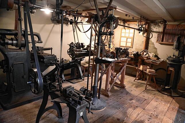 Ein Blick in das Uhrenmuseum Schwenningen, das die Geschichte der industriellen Uhrenproduktion in der Region lebendig hält.
