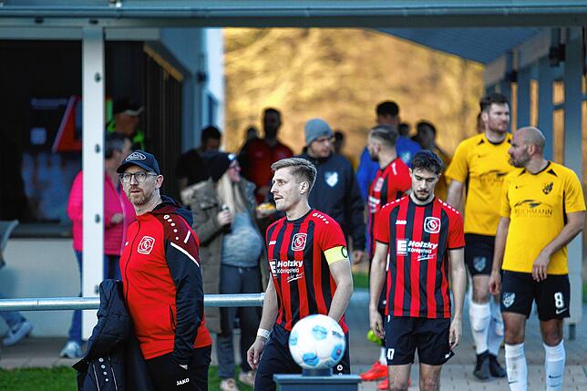 Bild 6: Der FC Gutmadingen sammelt wichtige Punkte gegen den FC Königsfeld – wir haben Bilder von der Partie
