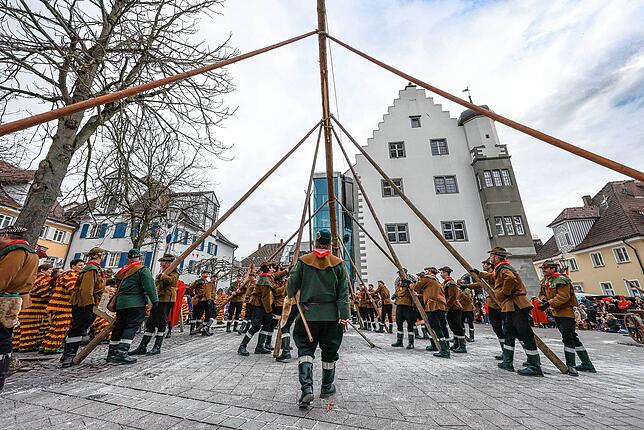 Bild 35: Narrenbaumstellen auf dem Radolfzeller Marktplatz