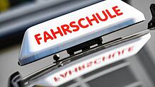 Eine ehemalige Fahrschülerin erinnert sich an ihre Fahrstunden mit dem 41-jährigen Fahrlehrer aus dem Kreis Sigmaringen, der wegen des ...
