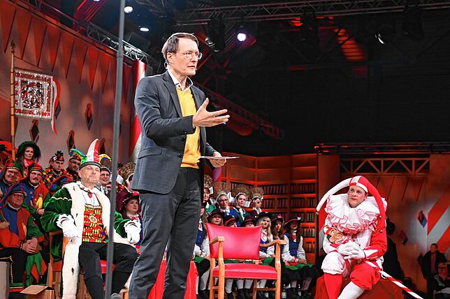 Bild 12: Karl Lauterbach vor dem Narrengericht Stockach: Die besten Bilder