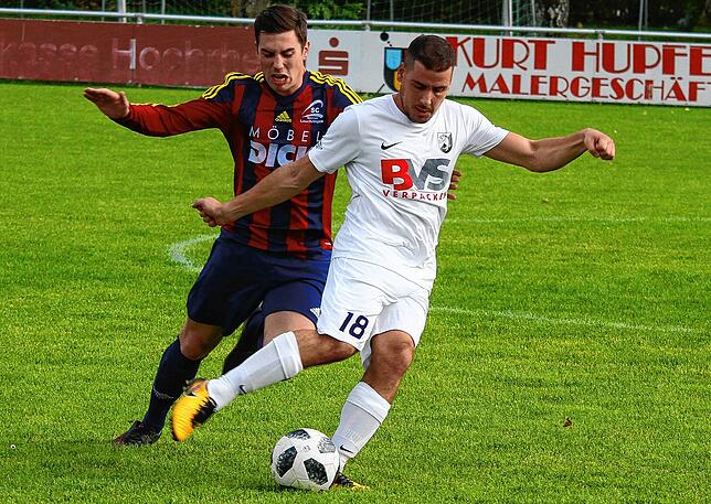 Magnus Kaiser (links) erzielte das 2:0 beim 4:1-Erfolg des SC Lauchringen gegen den FC Geißlingen.