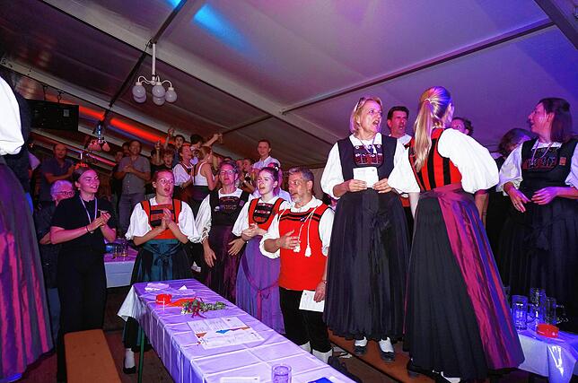 Bild 10: Chilbi: Stimmung pur im Festzelt beim Wunschkonzert