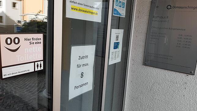 Wer dringend muss, findet im Rathaus zwei in Donaueschingen eine &bdquo;nette Toilette&ldquo; &ndash; allerdings nur während der ...