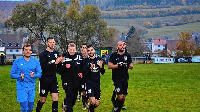 Der FC Gutmadingen freut sich über ein deutliches 4:0 gegen den Türkischen SV Konstanz.