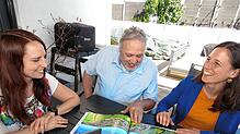 Gute Laune ist beim 39. Brigachtaler Dorffest programmiert: Die drei neuen Macher Nicole Käding (von links), Thomas Huber und Rachel ...