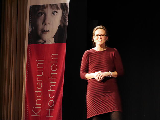 Lena Rohrbach aus Rippolingen, Professorin für Nordistik oder einfacher gesagt, Wikingerforscherin an den Universitäten Zürich und ...