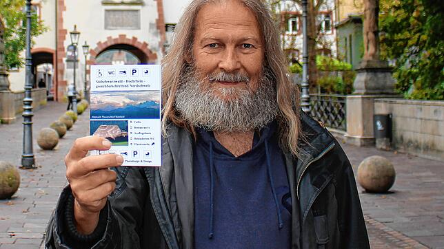 Fotografenmeister Axel Bauer präsentierte 2017 einen Wanderführer für Rollstuhlfahrer. Nun ist der Inhaber des Fotoateliers Bauer im ...
