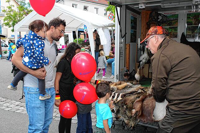Bild 7: Bilder vom Straßenfest am Schweizer Feiertag (1)