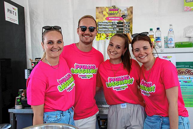 Bild 13: Pfullywood-Festival: Andreas Gabalier und Fans trotzen dem Wetter!