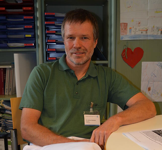 Andreas Böckmann ist Facharzt für Kinderheilkunde und Jugendmedizin mit dem Schwerpunkt Kinderdiabetologie.