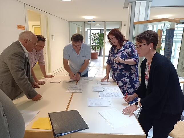 Bei der Auszählung im Albbrucker Rathaus: Klaus Tritschler, Thomas Zimmermann, Rolf Jehle, Britta Ebner und Anita Eckert (von links).
