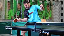 Georg Winkler ist beim TTC Mühlhausen Vorsitzender, Spitzenspieler der Reservemannschaft und Ersatzmann des Oberligateams.