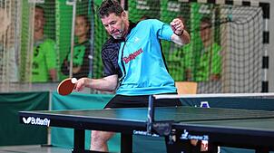 Georg Winkler ist beim TTC Mühlhausen Vorsitzender, Spitzenspieler der Reservemannschaft und Ersatzmann des Oberligateams.