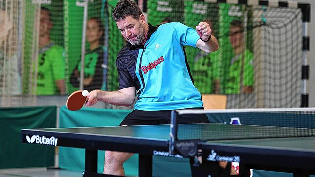 Georg Winkler ist beim TTC Mühlhausen Vorsitzender, Spitzenspieler der Reservemannschaft und Ersatzmann des Oberligateams.