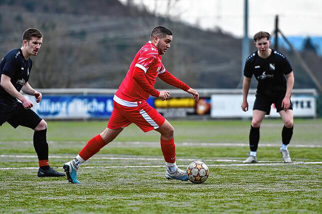 Bild 4: Die SG Weilheim-Gurtweil spielt 2:2 gegen den FC Bergalingen &ndash; und wir haben Bilder!