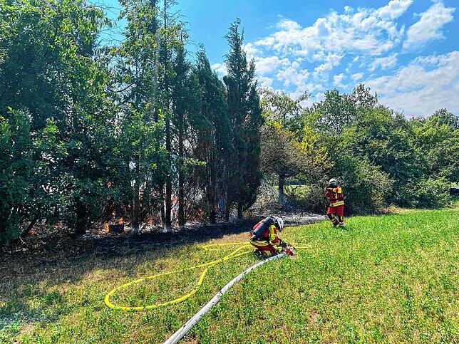 Das Feuer konnten die Einsatzkräfte unter Kontrolle bringen.