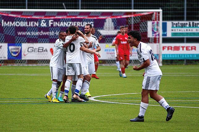 Bild 25: Dem SV 08 Laufenburg II gelingt der Ausgleich zum  3:3 beim FC Bergalingen – und wir haben Bilder!