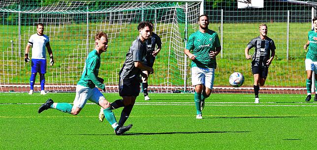 Bild 15: FC Zell besiegt den FC Hochrhein mit 3:0 – und wir haben Bilder!